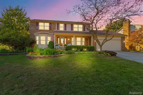 1219 Tiverton Trail Dr, Rochester Hills, MI 48306