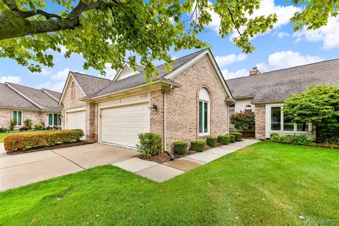 43130 Napa Dr, Sterling Heights, MI 48314