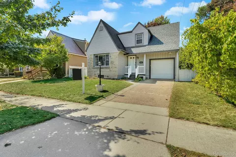 1209 18th St, Port Huron, MI 48060