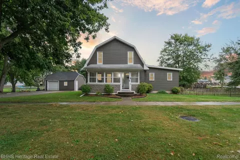 216 N N Smt, Webberville, MI 48892