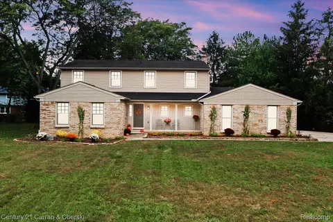21945 Rossdale Crt Ct, Northville, MI 48167
