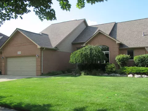 16285 White Water Dr, Macomb, MI 48042