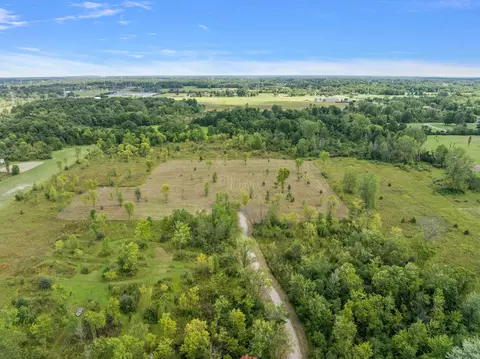 57420 Omo Rd, Ray, MI 48096
