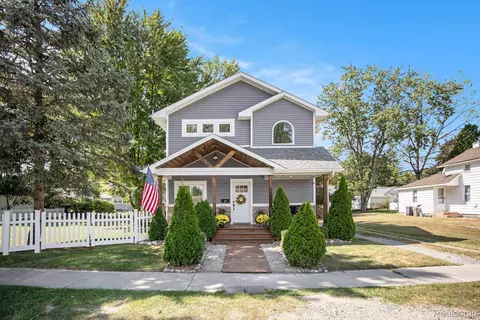 83 N Andrews St, Lake Orion, MI 48362