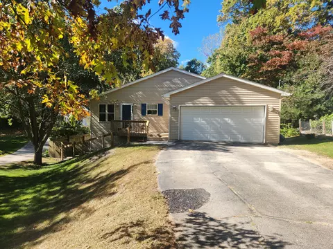4102 Link Dr, Brighton, MI 48114