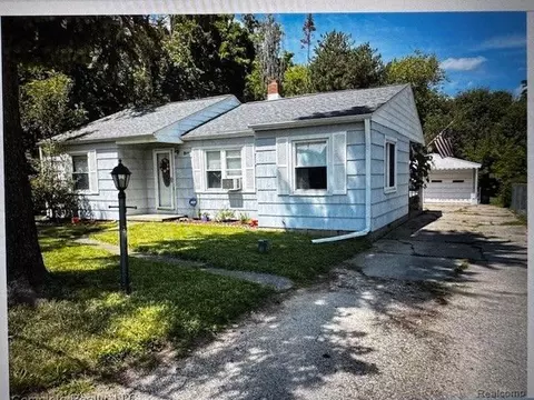 7023 Lapeer Rd, Davison, MI 48423