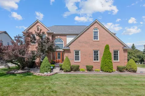 9084 Countrywood Dr, Plymouth, MI 48170