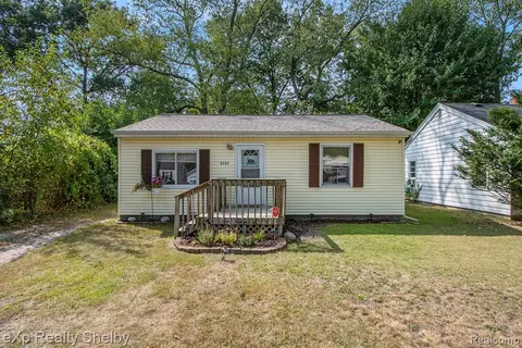 4549 Madison Ave SE, Grand Rapids, MI 49548