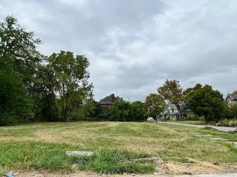 2018 Mcgraw St, Detroit, MI 48208