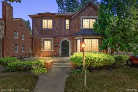 18084 Warrington Dr, Detroit, MI 48221