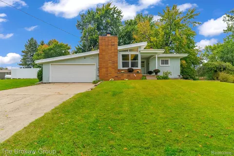 11463 Olds Rd, Forest, MI 48463