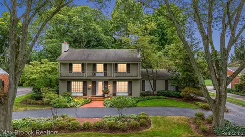 2535 Covington Pl, Bloomfield Hills, MI 48301