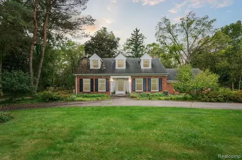 4040 Collins Rd, Rochester, MI 48306