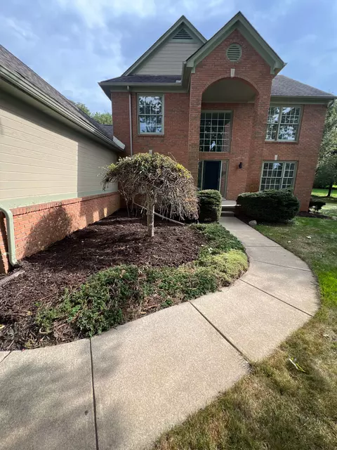 7384 Frampton Dr, Washington, MI 48095
