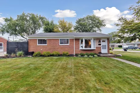 7414 Mohawk St, Westland, MI 48185