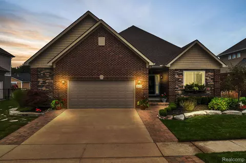 26633 Fountain View Blvd, Chesterfield, MI 48051