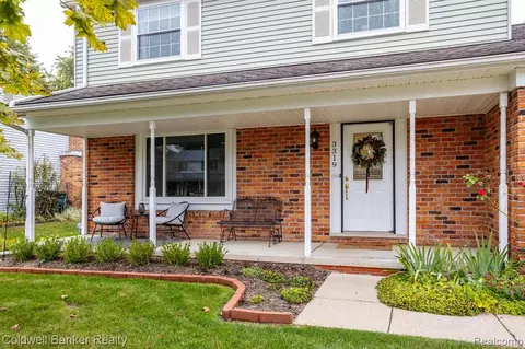 3319 Regency Dr, Lake Orion, MI 48359