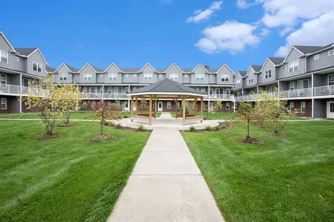 3949 Trailwaycommons Cir, Auburn Hills, MI 48326