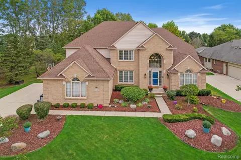 57130 Willow Ridge Blvd, Washington, MI 48094