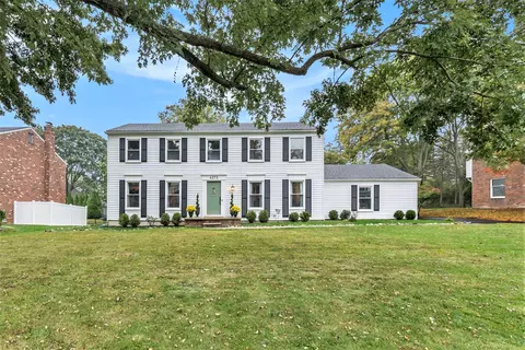 4273 Greenstown Dr, West Bloomfield, MI 48323