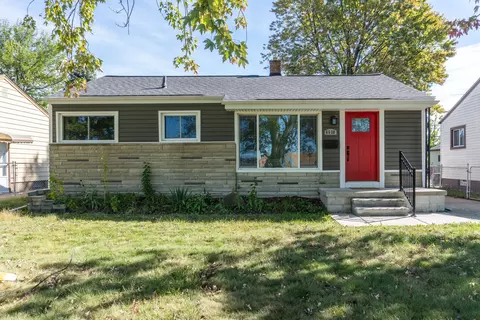 6530 Harrison St, Garden City, MI 48135