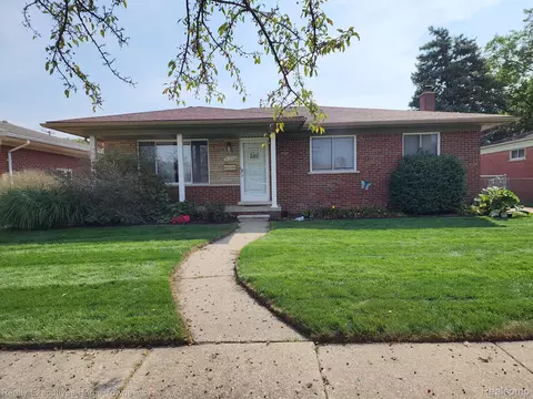 31230 Wellston Dr, Warren, MI 48093