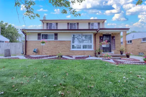 15739 Selwyn St, Southgate, MI 48195