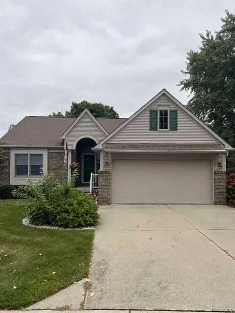 632 Eastway Cir, Lapeer, MI 48446