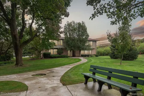 359 Concord Pl UNIT 3, Bloomfield Township, MI 48304