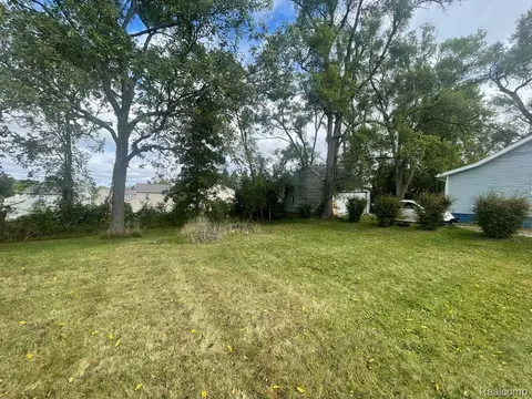 7 Osmun Street, Pontiac, MI 48342