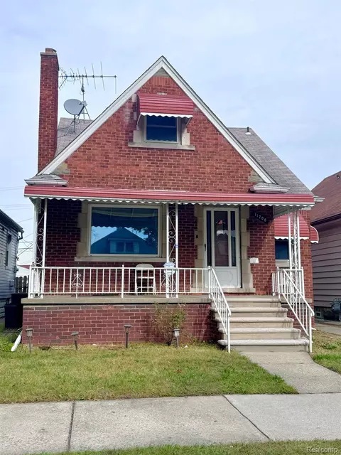 11708 Klinger St, Hamtramck, MI 48212