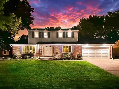16790 Levan Rd, Livonia, MI 48154