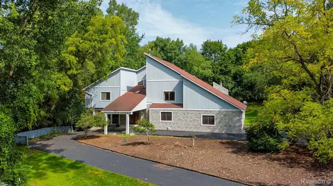 1830 Lone Pine Rd, Bloomfield Township, MI 48302
