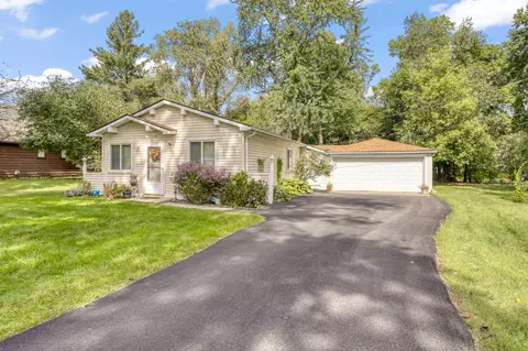 32414 Pembroke St, Livonia, MI 48152