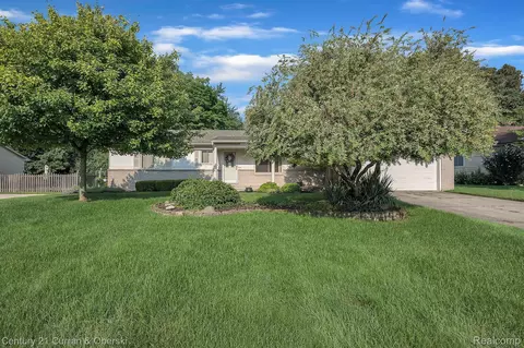24527 El Marco Dr, Farmington Hills, MI 48336