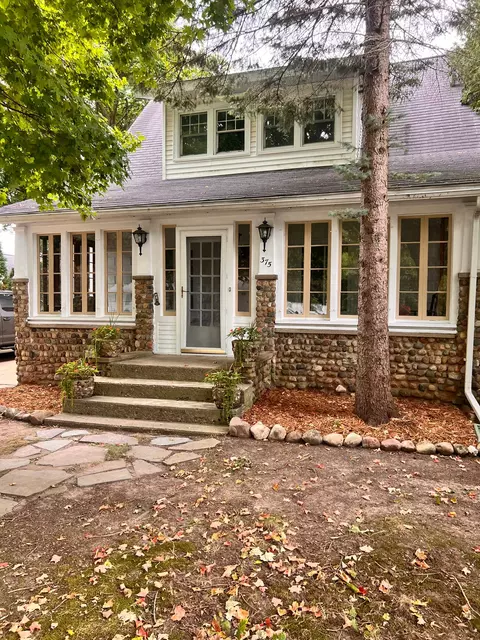 375 Nightingale St, Lapeer, MI 48446