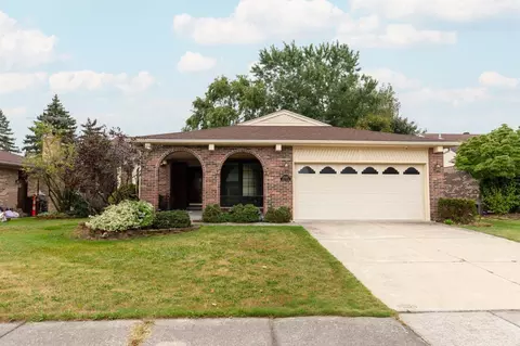 45281 Indian Creek Dr, Canton, MI 48187