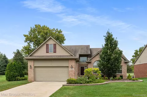 36212 Fairway Dr #63, Livonia, MI 48152