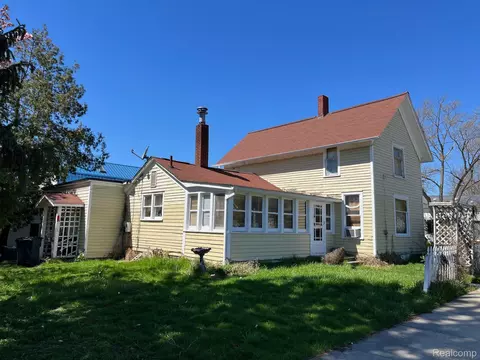 4046 Mill St, North Branch, MI 48461