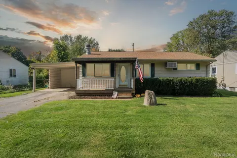 4208 Bristolwood Dr, Flint, MI 48507