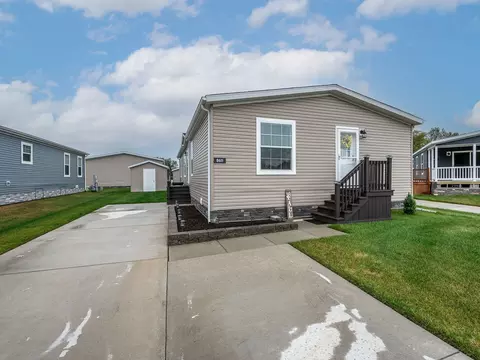 8611 Boyer Dr, Augusta, MI 48191