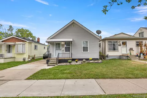 439 Garfield Ave, Lincoln Park, MI 48146
