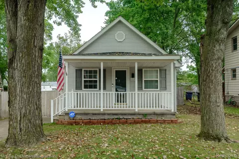 6004 Morley St, Westland, MI 48185