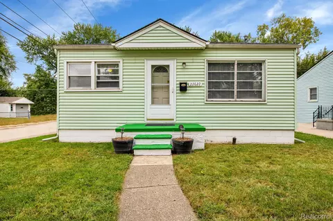 22622 Hillock Ave, Warren, MI 48089