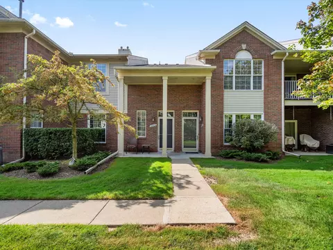 1844 Flagstone Cir, Rochester, MI 48307