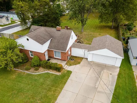 25712 Seeley Rd, Novi, MI 48375