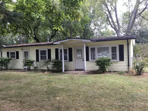 3771 Gainesborough Dr, Orion, MI 48359