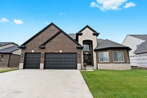 24571 Brookshire Dr, Macomb, MI 48042