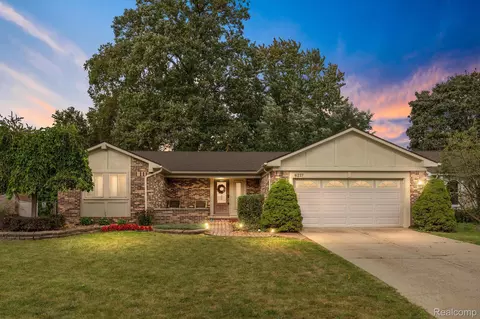 6217 Guilford Dr, Canton, MI 48187