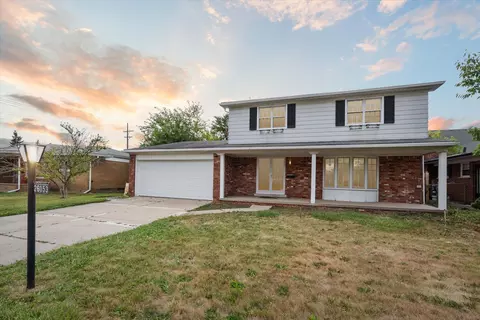 26053 Colman Dr, Warren, MI 48091